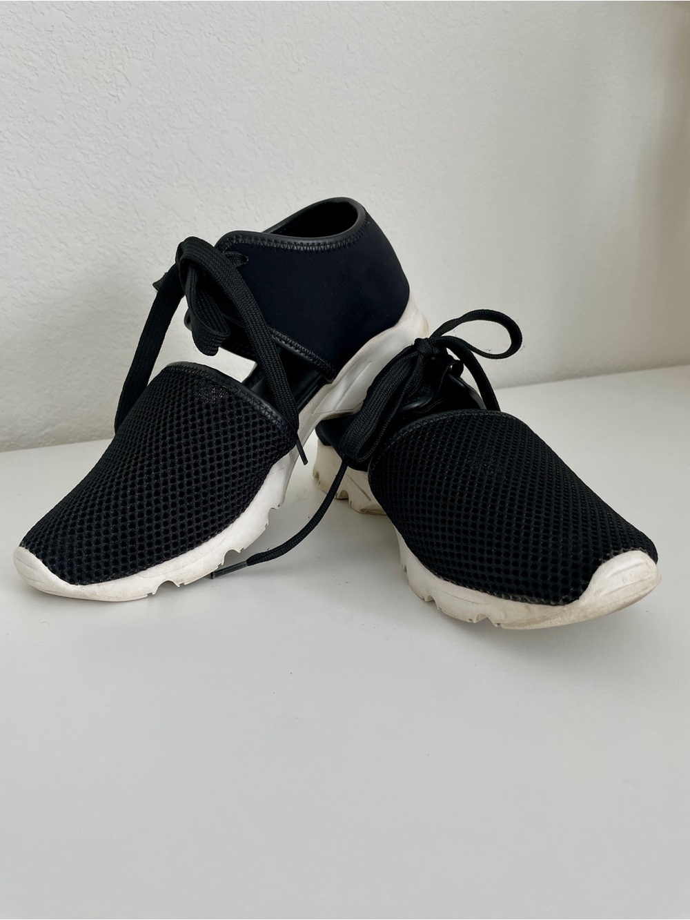 J.Jill Fit Black Mesh Lace-Up Sneakers Women’s 8.5 EU 39